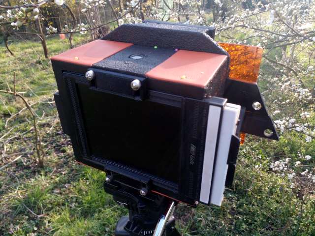 pinhole 4x5 with oramge filter
