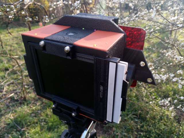 pinhole 4x5 with red filter